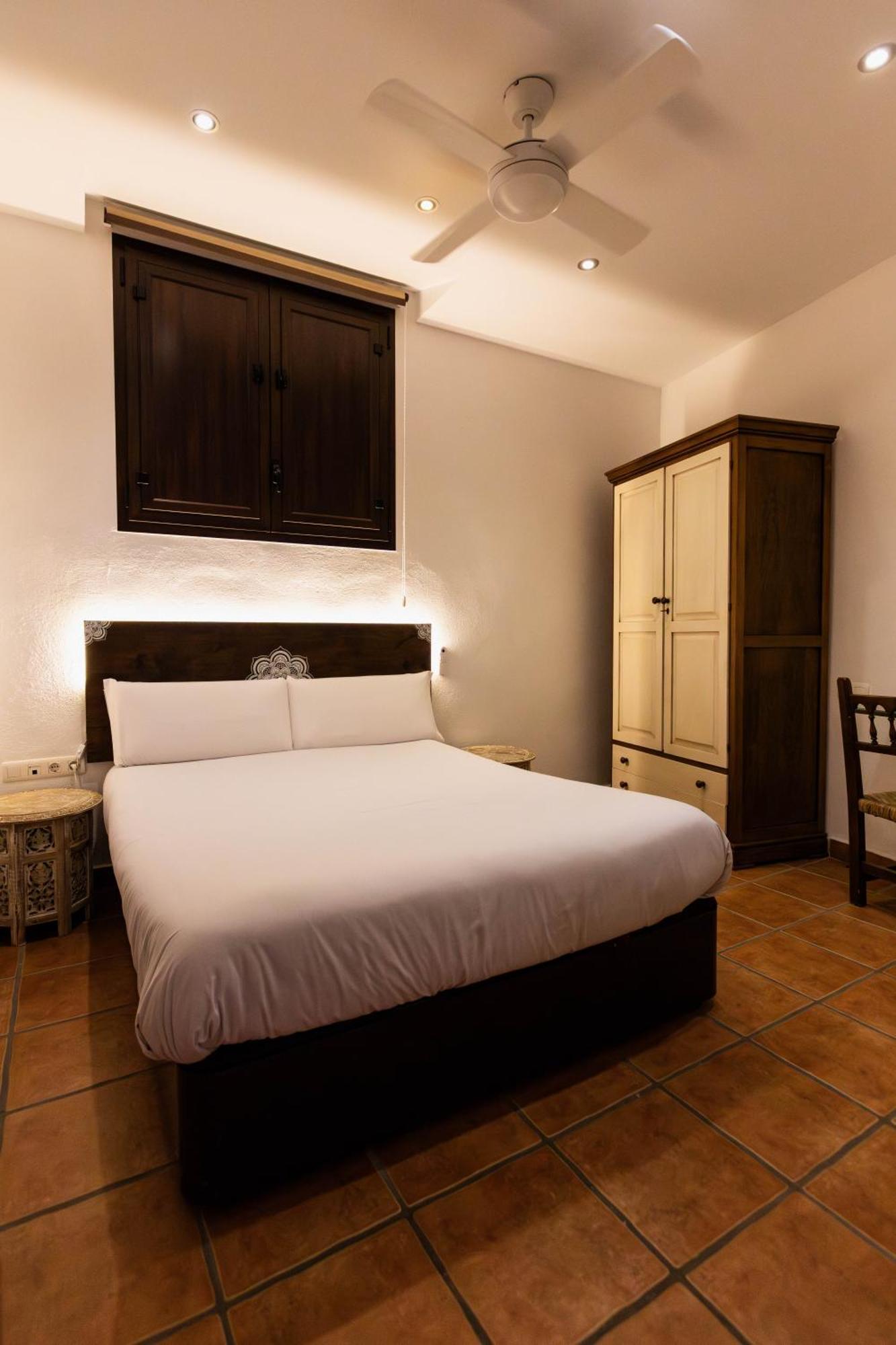 Apartamento Centrico Con Patio Exterior En El Mejor Barrio De Granada El Realejo Luaran gambar