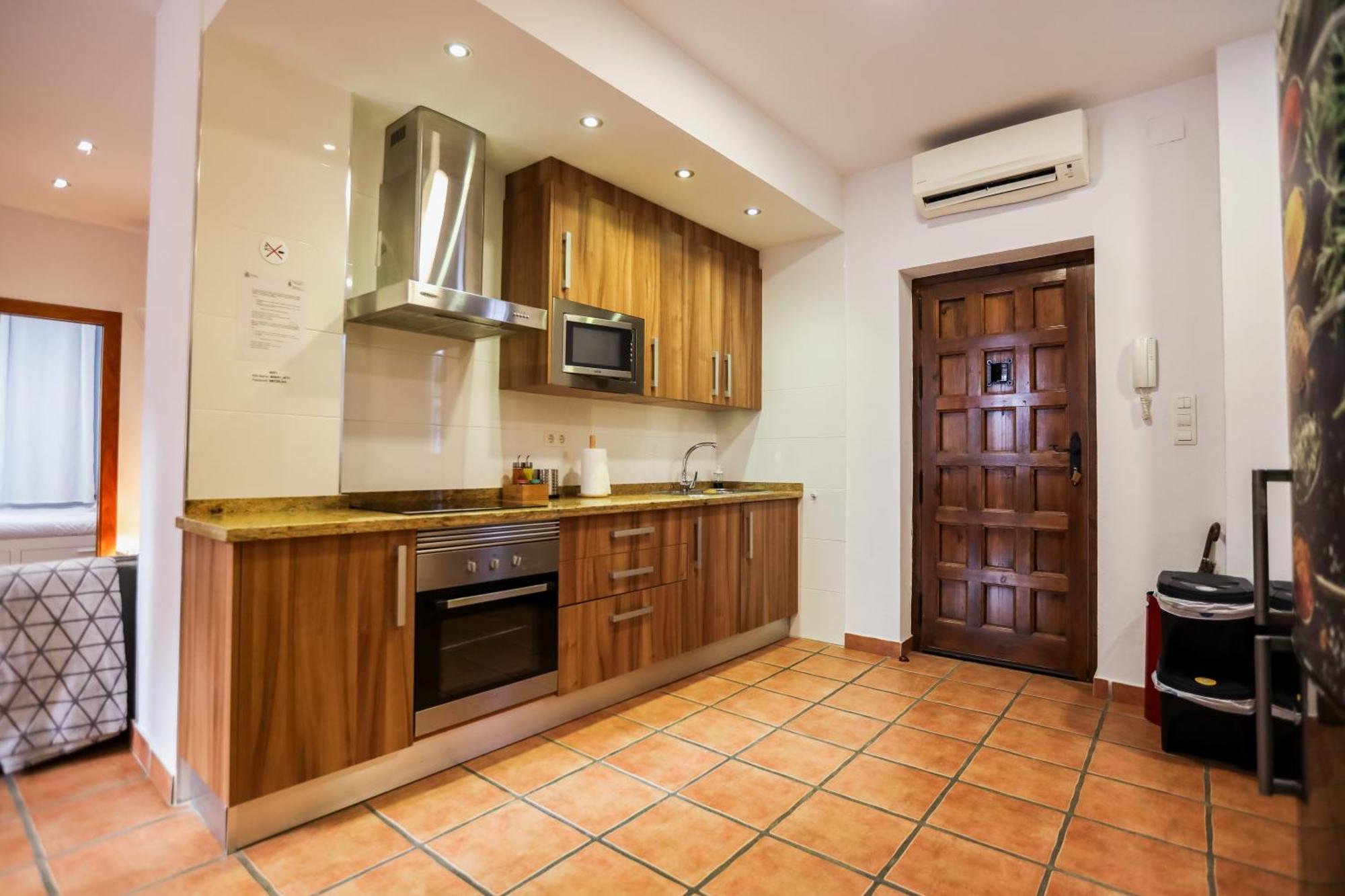 Apartamento Centrico Con Patio Exterior En El Mejor Barrio De Granada El Realejo Luaran gambar